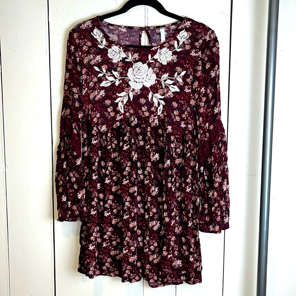 Xhilaration flower dress size M